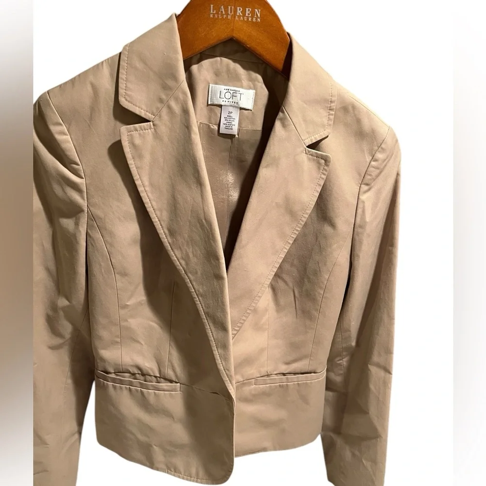 ANN TAYLOR LOFT WOMEN'S SIZE‎ 2P - Tan /Beige One Button Blazer